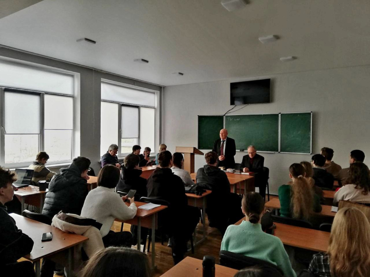 У ЧНУ вшанували пам’ять Василя Симоненка