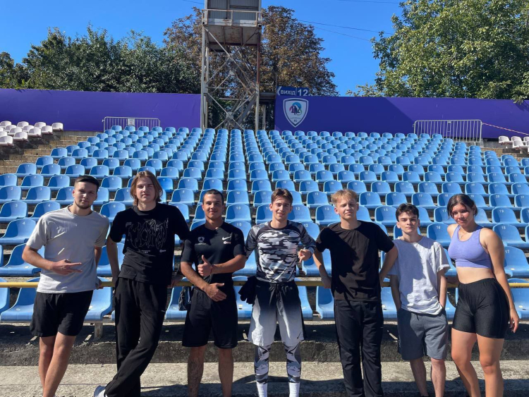 День студентського спорту в ЧНУ відзначили змаганнями з естафетного бігу!